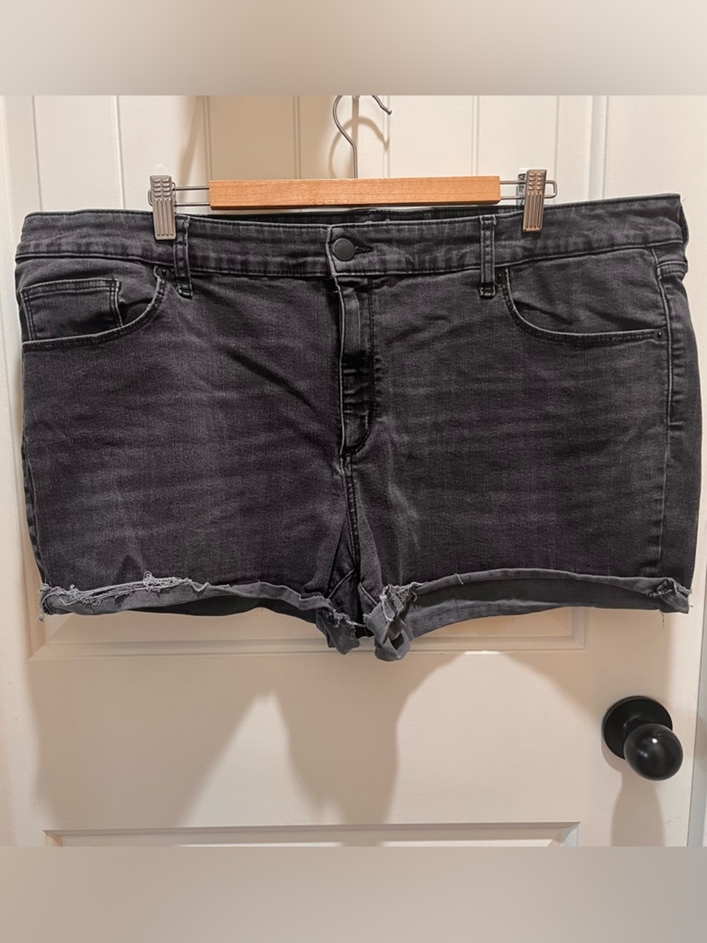 Universal Thread Women's Plus Size Washed Black Shorts - 22W